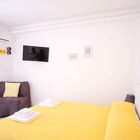 Charme & Chic Studios - Bari Centro Exterior photo