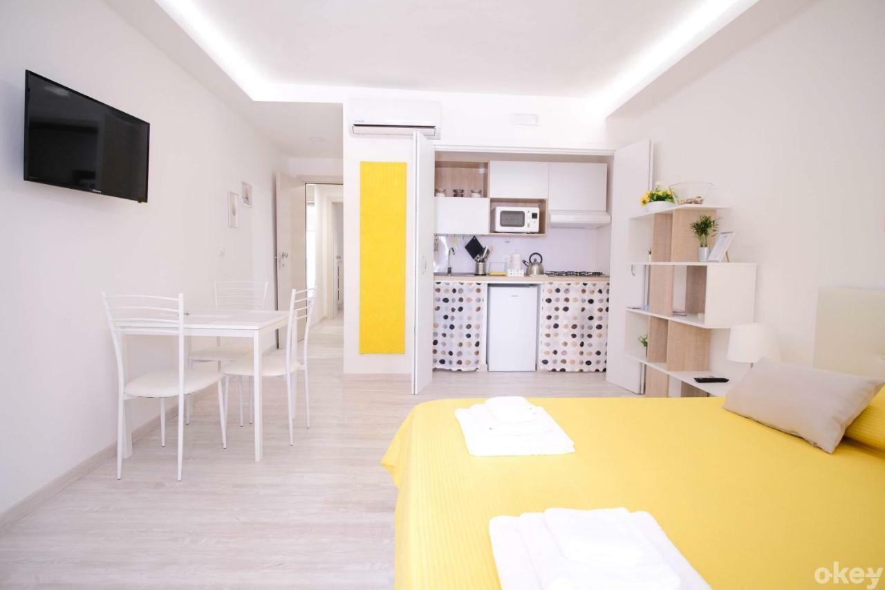 Charme & Chic Studios - Bari Centro Exterior photo